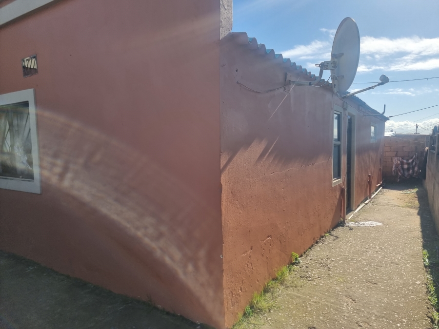 4 Bedroom Property for Sale in Kwanonqaba Western Cape